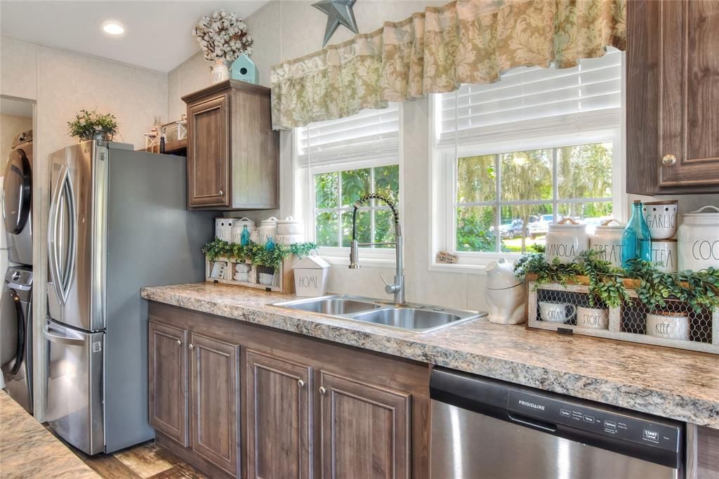 На продажу: $349,999 (4 спален, 3 ванн, 2354 Квадратных фут)