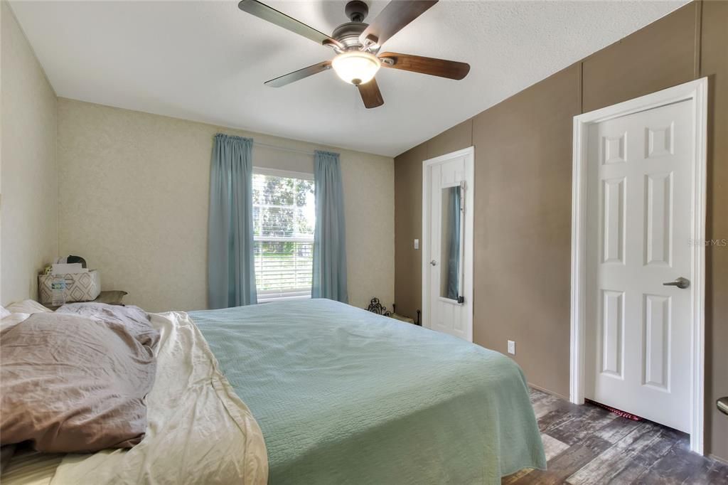 На продажу: $349,999 (4 спален, 3 ванн, 2354 Квадратных фут)