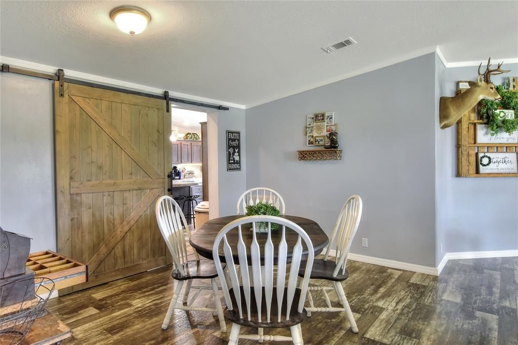 На продажу: $349,999 (4 спален, 3 ванн, 2354 Квадратных фут)