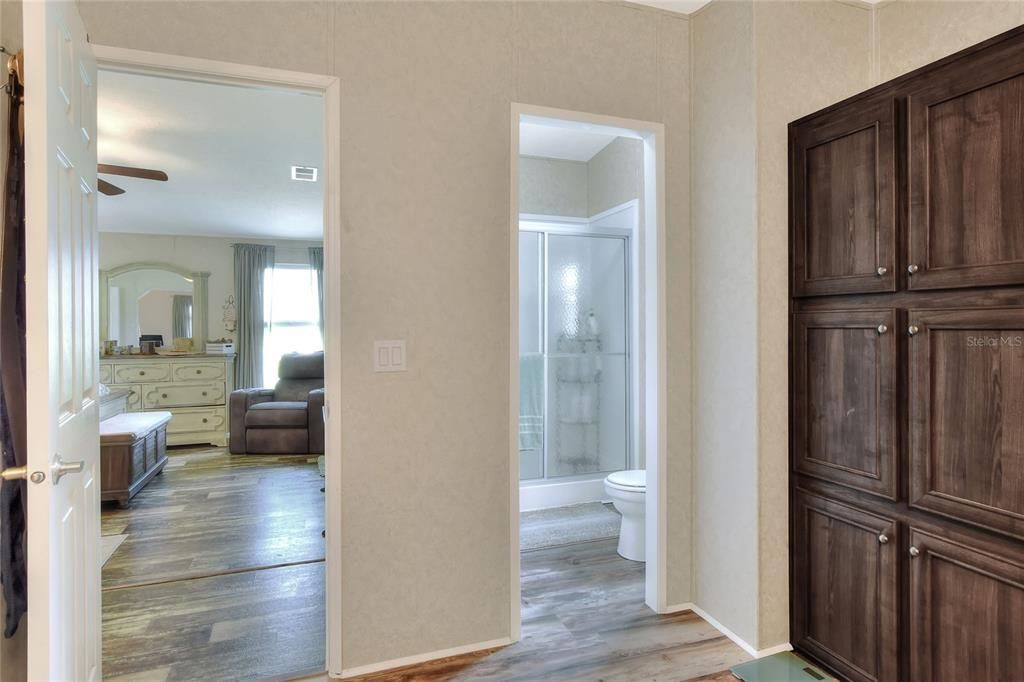 На продажу: $349,999 (4 спален, 3 ванн, 2354 Квадратных фут)