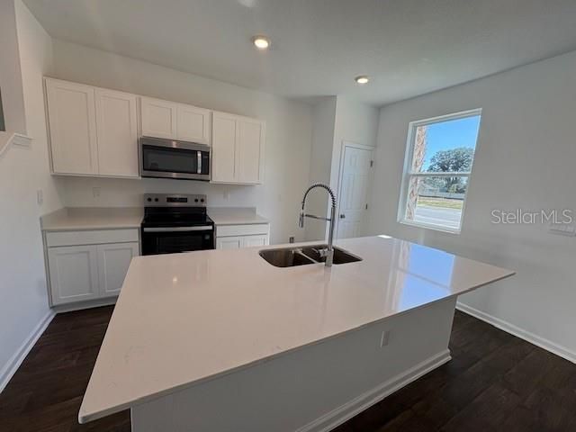 合同活跃: $245,990 (2 贝兹, 2 浴室, 1109 平方英尺)