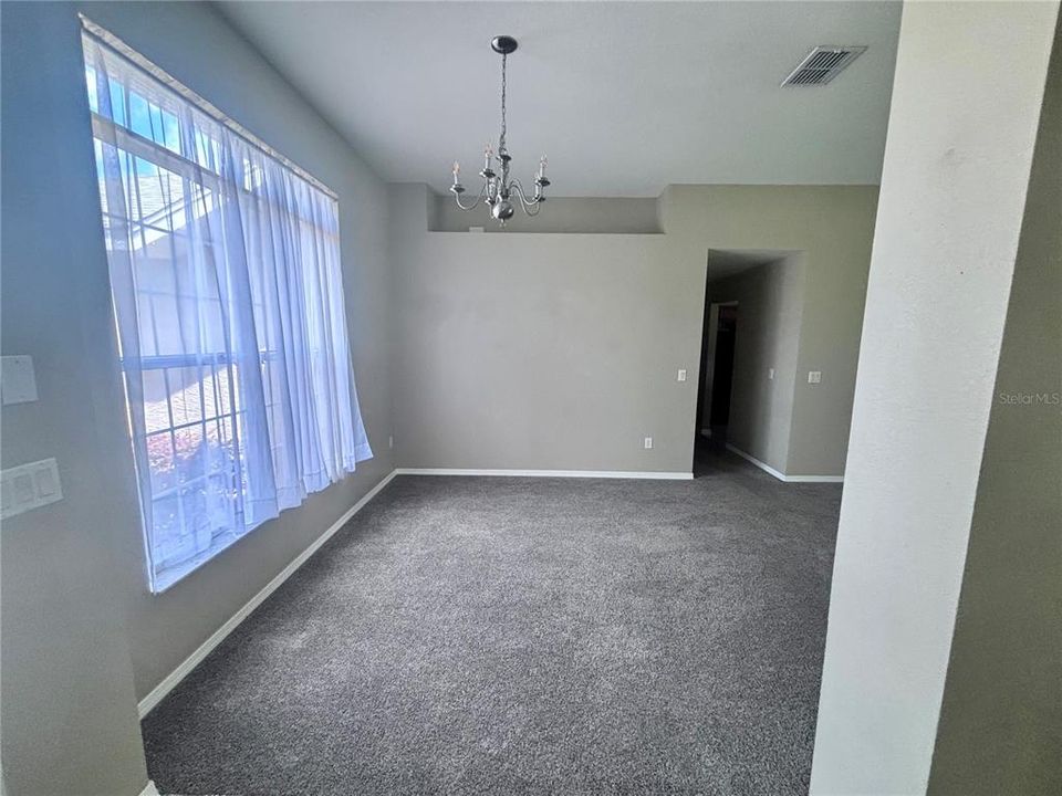 En Renta: $2,600 (4 camas, 3 baños, 2289 Pies cuadrados)