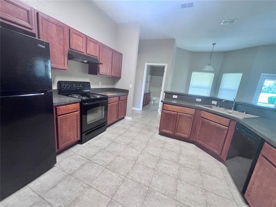 En Renta: $2,600 (4 camas, 3 baños, 2289 Pies cuadrados)