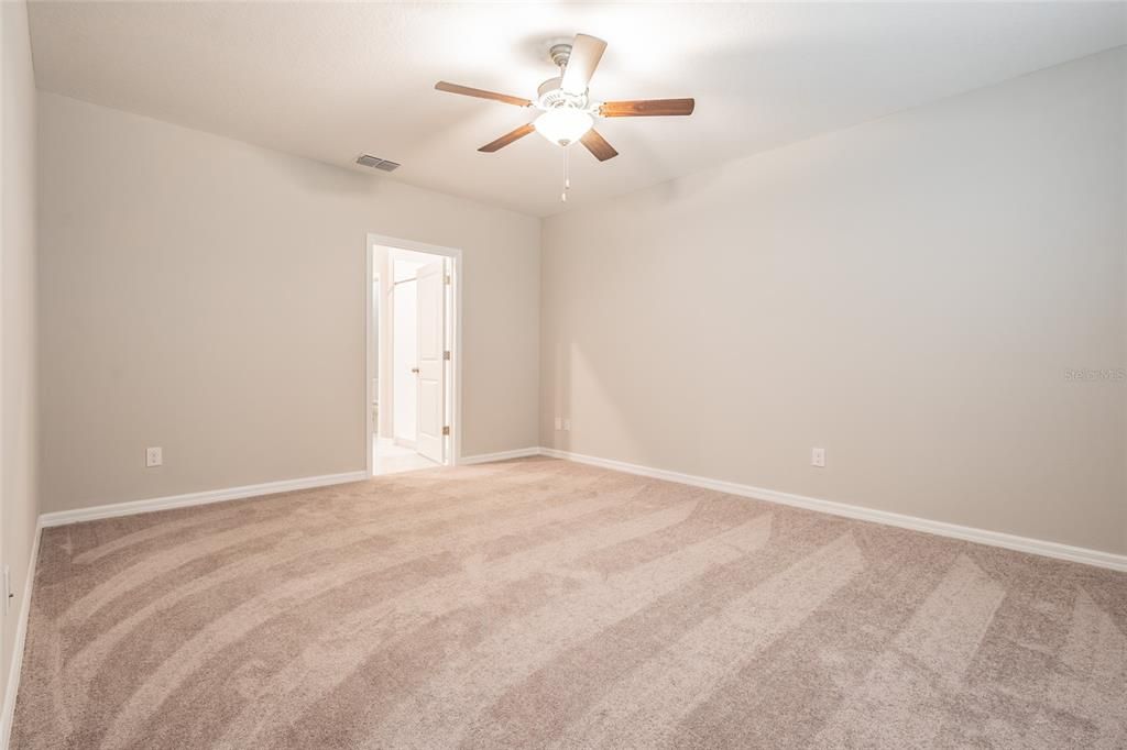 出租: $2,650 (5 贝兹, 2 浴室, 2389 平方英尺)