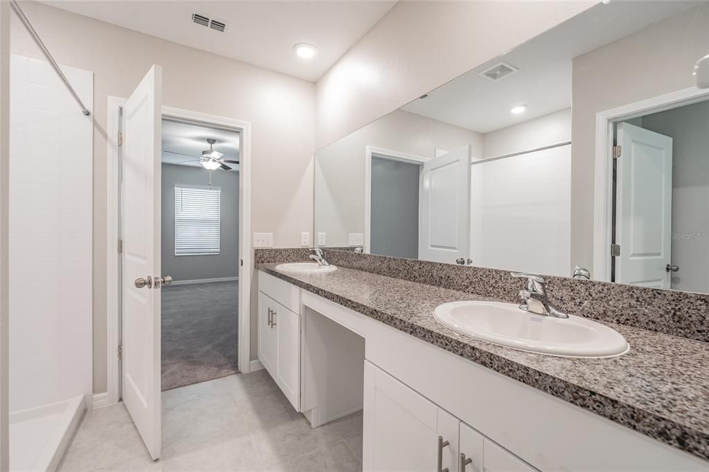 出租: $2,650 (5 贝兹, 2 浴室, 2389 平方英尺)