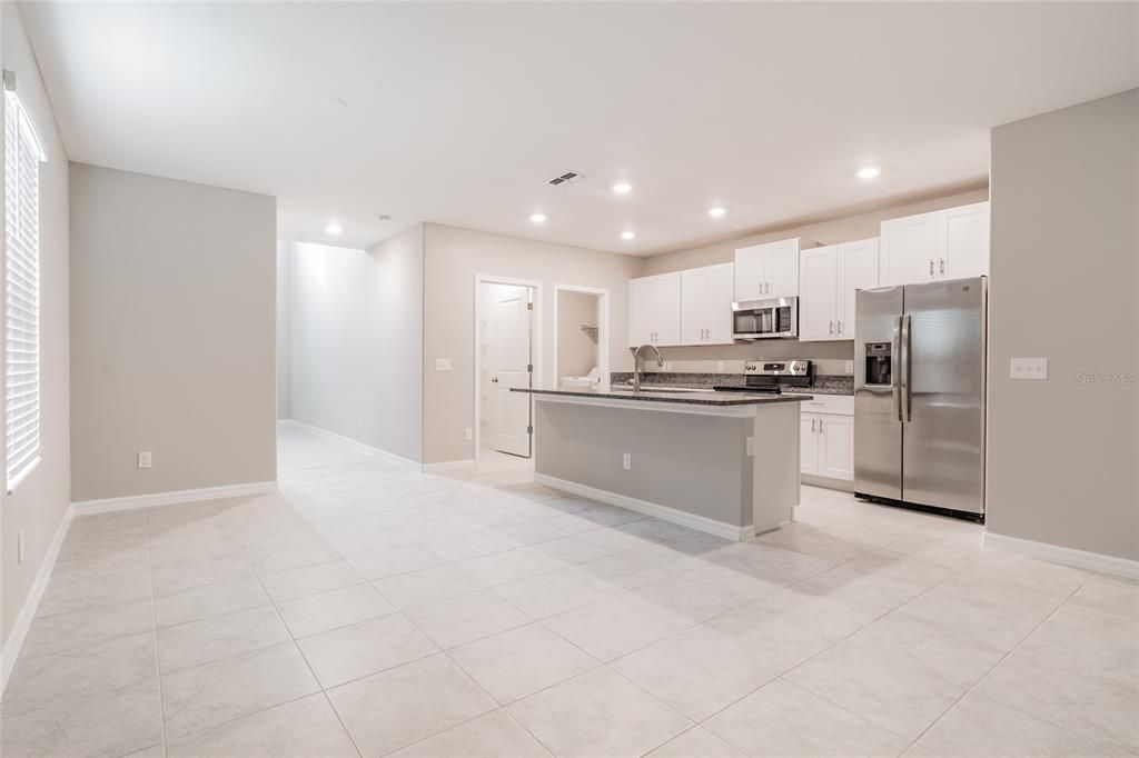 出租: $2,650 (5 贝兹, 2 浴室, 2389 平方英尺)