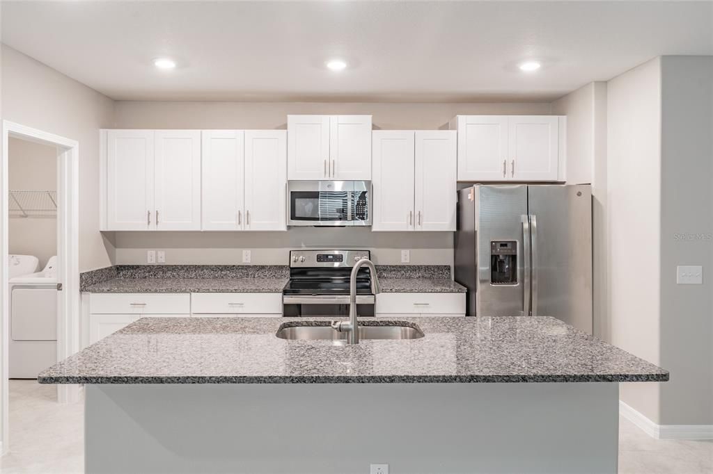 出租: $2,650 (5 贝兹, 2 浴室, 2389 平方英尺)