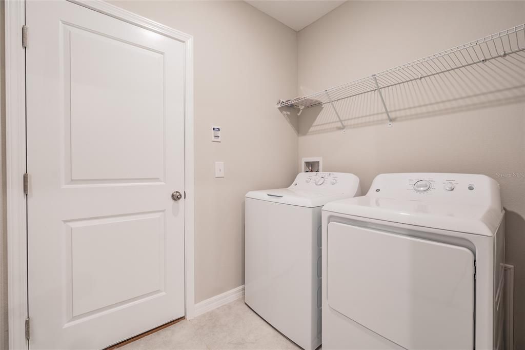 出租: $2,650 (5 贝兹, 2 浴室, 2389 平方英尺)