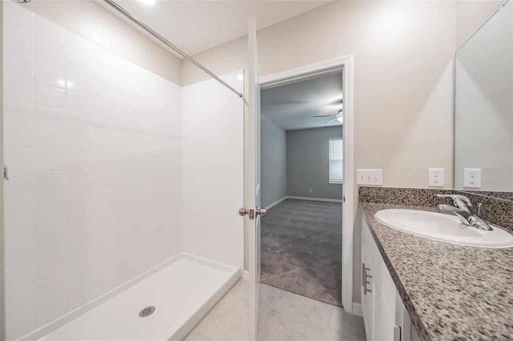 出租: $2,650 (5 贝兹, 2 浴室, 2389 平方英尺)