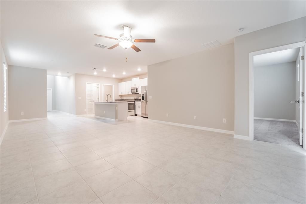 出租: $2,650 (5 贝兹, 2 浴室, 2389 平方英尺)