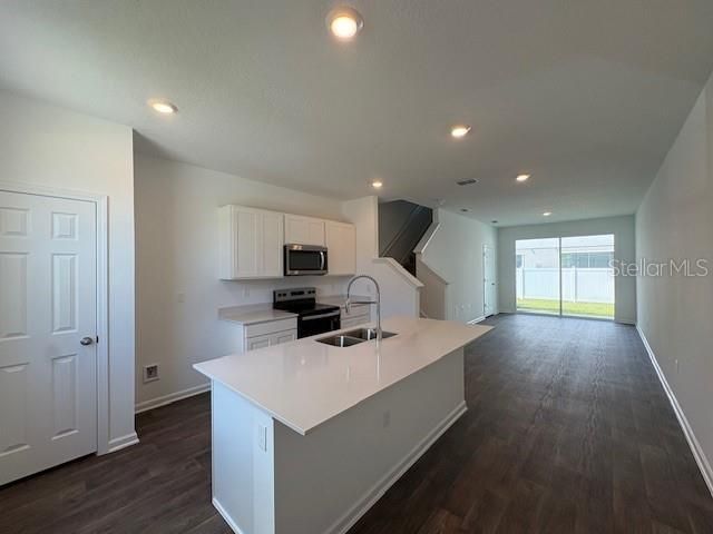 Active With Contract: $223,990 (2 beds, 2 baths, 1109 Square Feet)