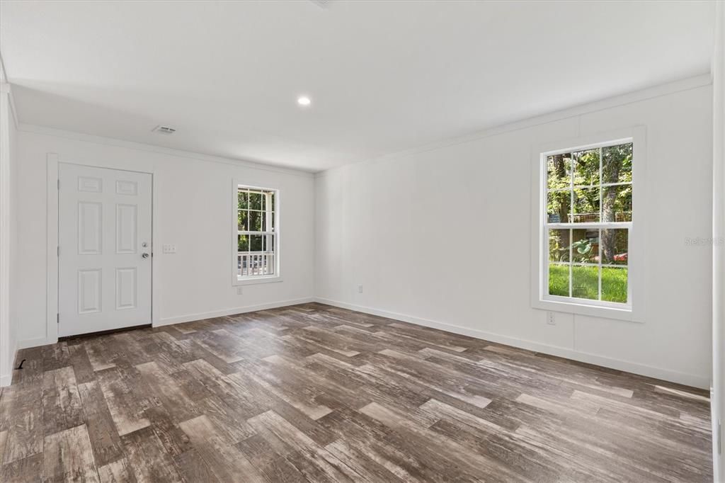 待售: $199,900 (3 贝兹, 2 浴室, 1387 平方英尺)