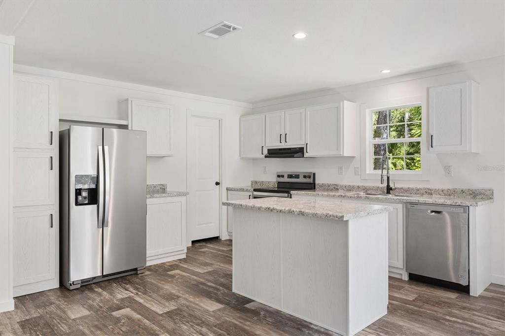 待售: $199,900 (3 贝兹, 2 浴室, 1387 平方英尺)