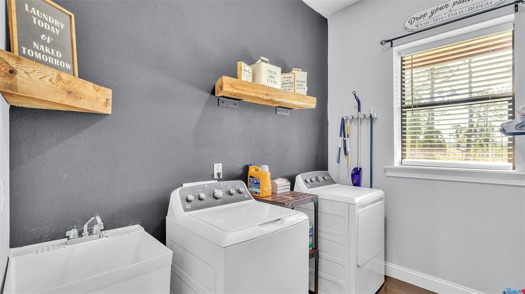 For Sale: $605,000 (3 beds, 2 baths, 2040 Square Feet)