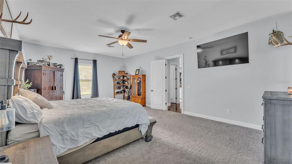 For Sale: $605,000 (3 beds, 2 baths, 2040 Square Feet)