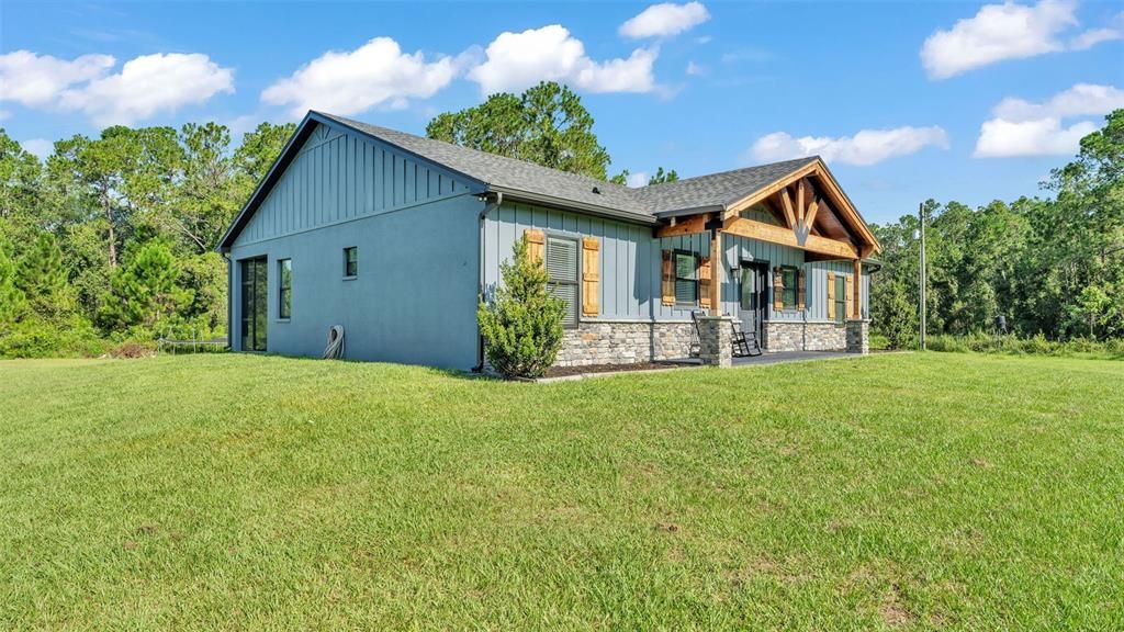 For Sale: $605,000 (3 beds, 2 baths, 2040 Square Feet)