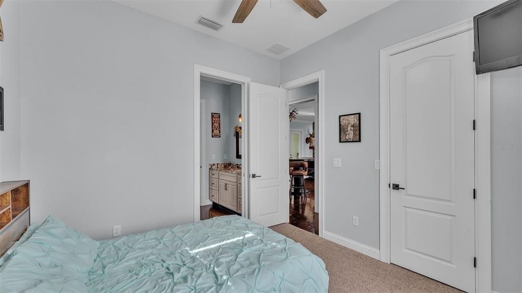 For Sale: $605,000 (3 beds, 2 baths, 2040 Square Feet)