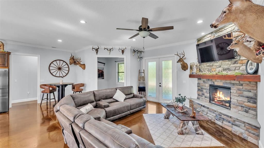 For Sale: $605,000 (3 beds, 2 baths, 2040 Square Feet)