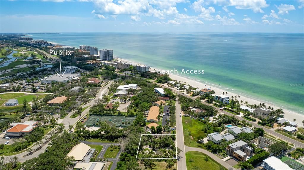 En Venta: $950,000 (0.43 acres)