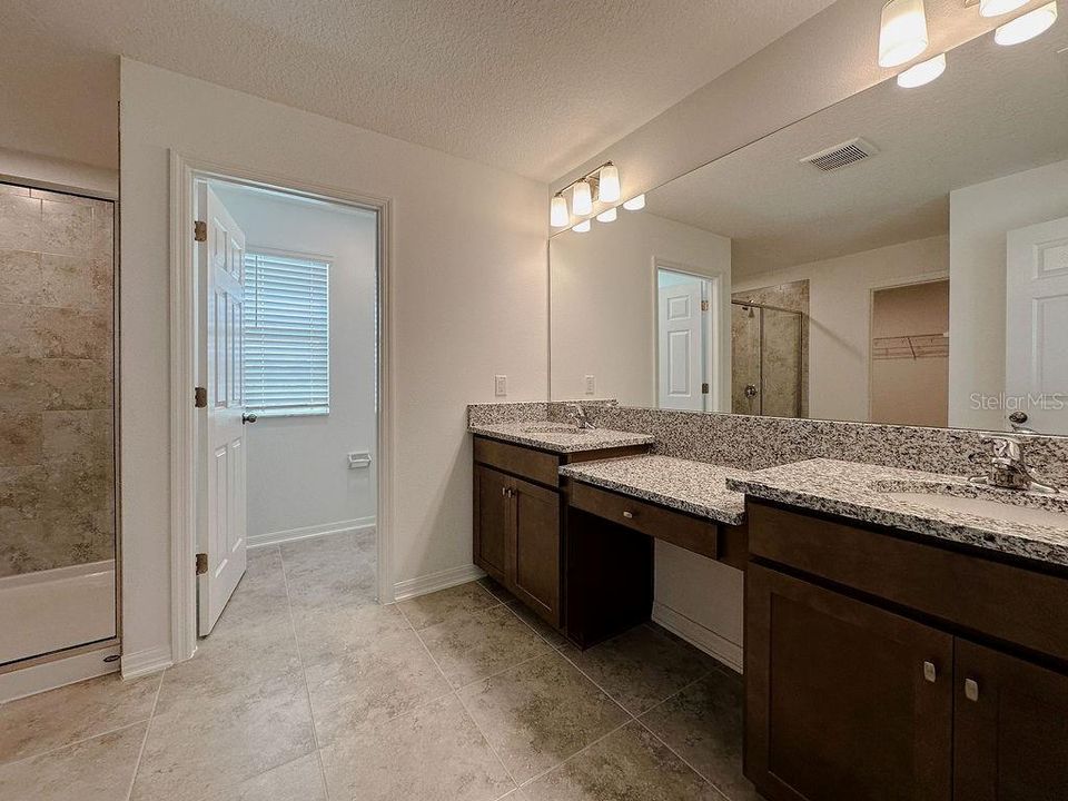 For Rent: $3,199 (5 beds, 4 baths, 3761 Square Feet)