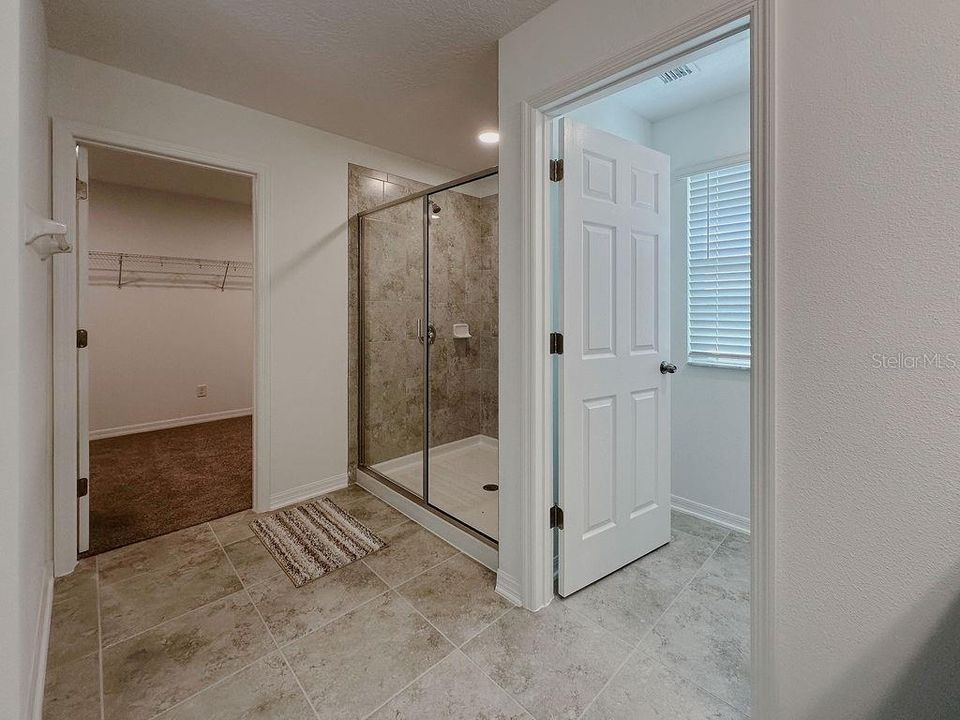 For Rent: $3,199 (5 beds, 4 baths, 3761 Square Feet)