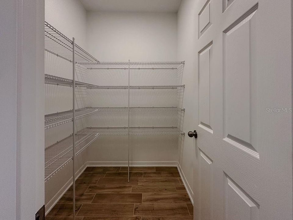 For Rent: $3,199 (5 beds, 4 baths, 3761 Square Feet)