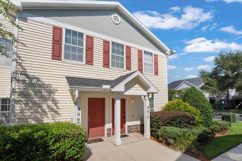 На продажу: $158,000 (2 спален, 2 ванн, 1049 Квадратных фут)