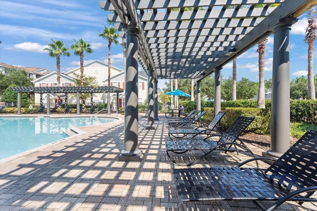 На продажу: $158,000 (2 спален, 2 ванн, 1049 Квадратных фут)