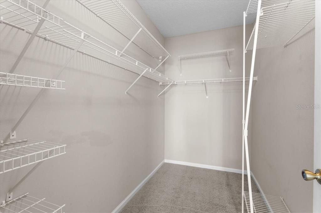 На продажу: $158,000 (2 спален, 2 ванн, 1049 Квадратных фут)