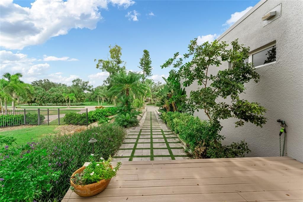 合同活跃: $4,795,000 (3 贝兹, 3 浴室, 3935 平方英尺)