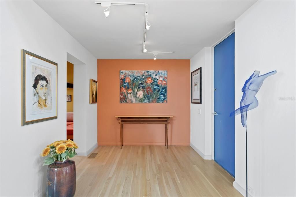 合同活跃: $4,795,000 (3 贝兹, 3 浴室, 3935 平方英尺)