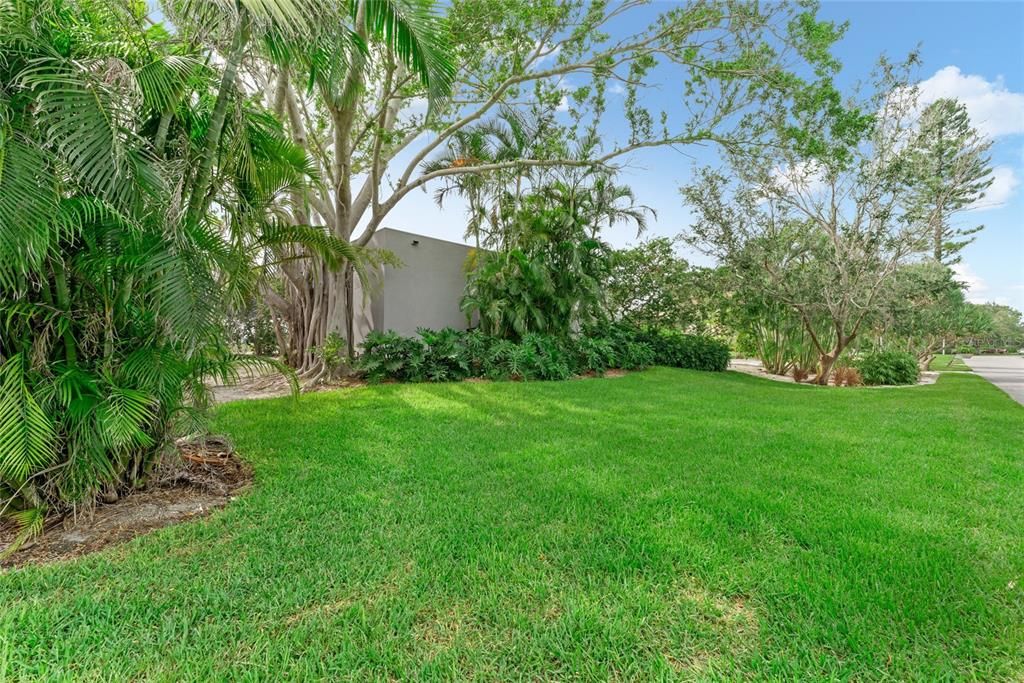 合同活跃: $4,795,000 (3 贝兹, 3 浴室, 3935 平方英尺)