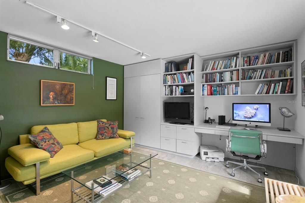 合同活跃: $4,795,000 (3 贝兹, 3 浴室, 3935 平方英尺)