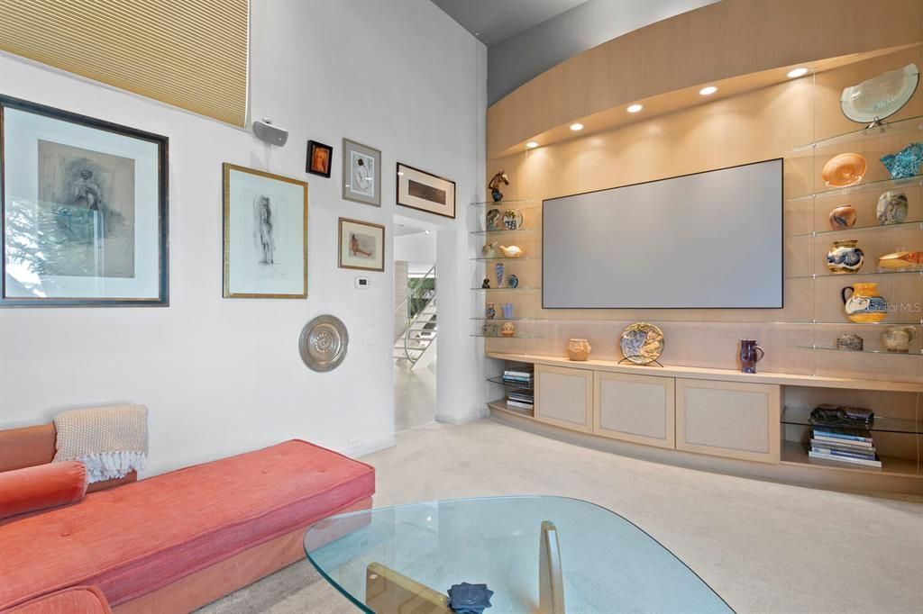 合同活跃: $4,795,000 (3 贝兹, 3 浴室, 3935 平方英尺)