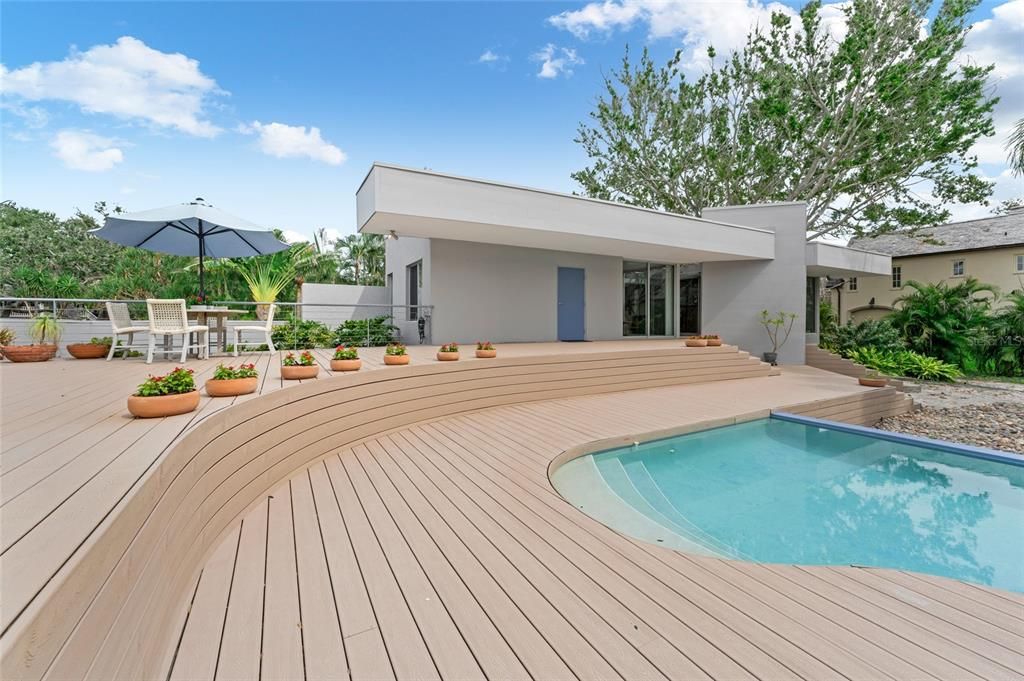 合同活跃: $4,795,000 (3 贝兹, 3 浴室, 3935 平方英尺)