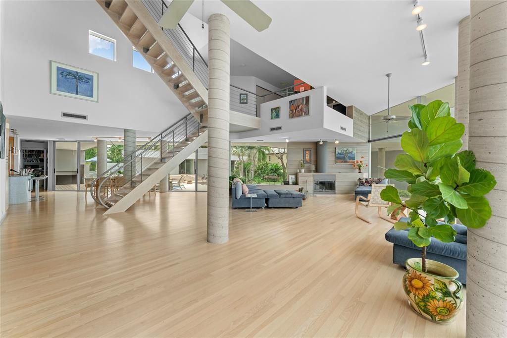 合同活跃: $4,795,000 (3 贝兹, 3 浴室, 3935 平方英尺)