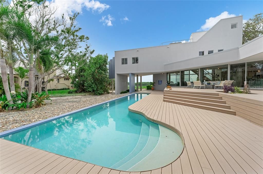 合同活跃: $4,795,000 (3 贝兹, 3 浴室, 3935 平方英尺)