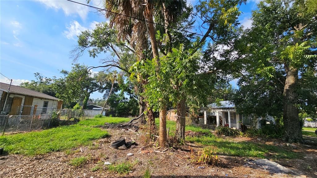 合同活跃: $70,000 (0.05 acres)