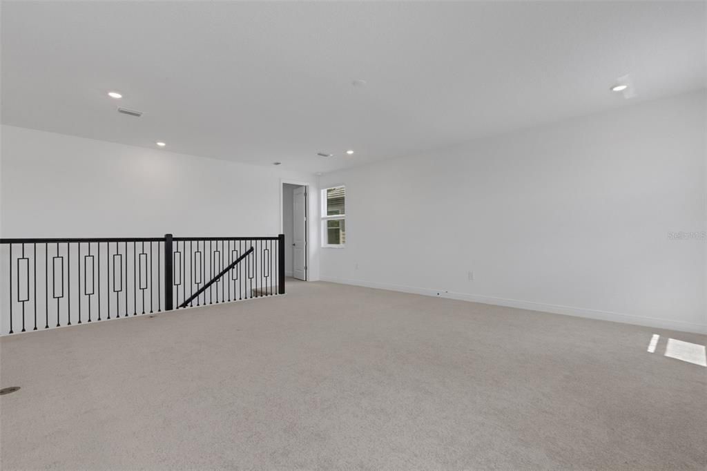 Active With Contract: $749,999 (5 beds, 4 baths, 3317 Square Feet)