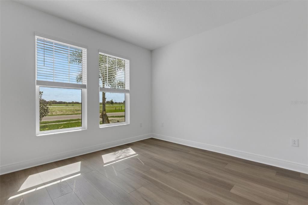 Active With Contract: $749,999 (5 beds, 4 baths, 3317 Square Feet)