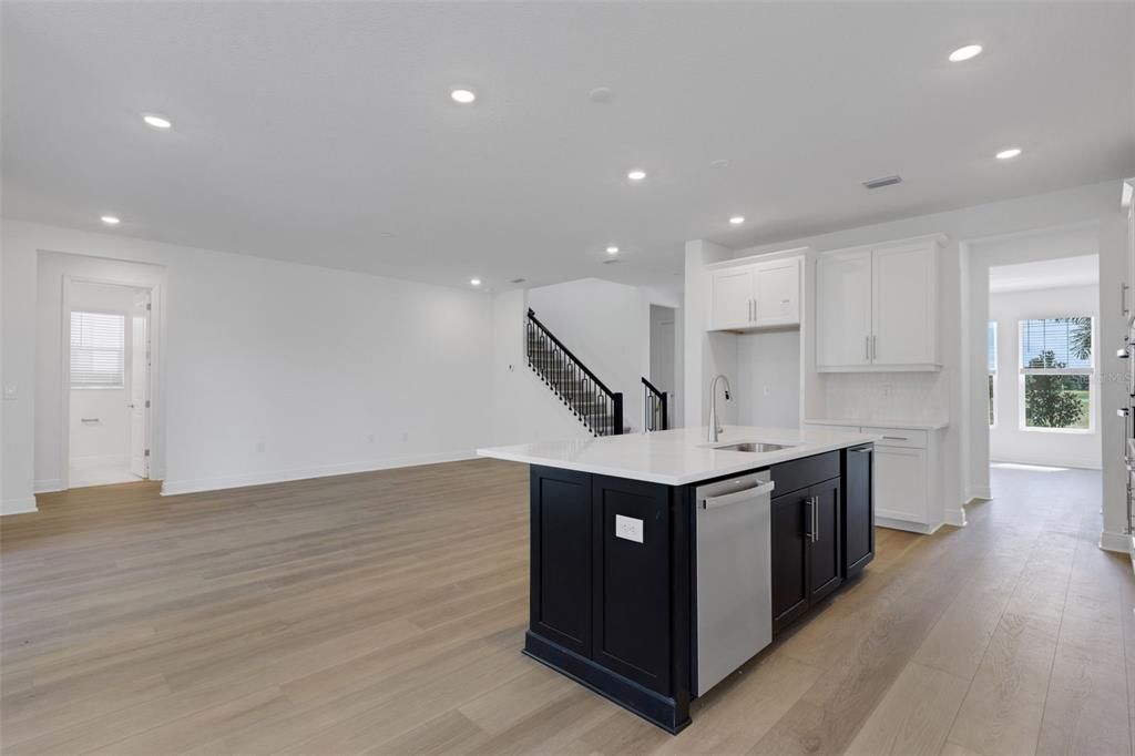 Active With Contract: $749,999 (5 beds, 4 baths, 3317 Square Feet)