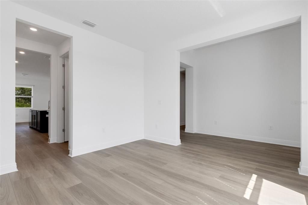 Active With Contract: $749,999 (5 beds, 4 baths, 3317 Square Feet)