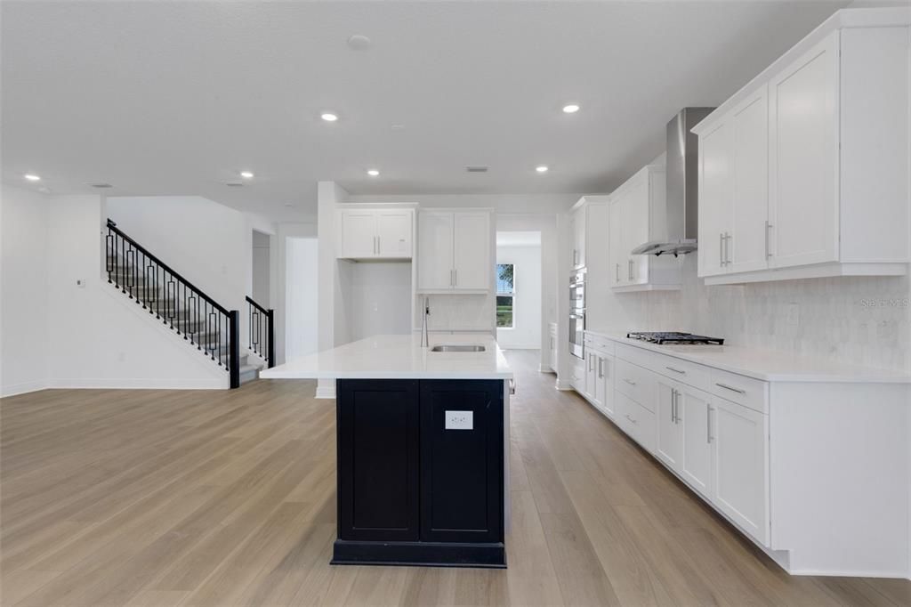 Active With Contract: $749,999 (5 beds, 4 baths, 3317 Square Feet)