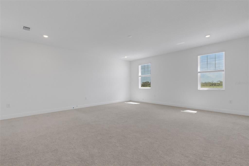 Active With Contract: $749,999 (5 beds, 4 baths, 3317 Square Feet)