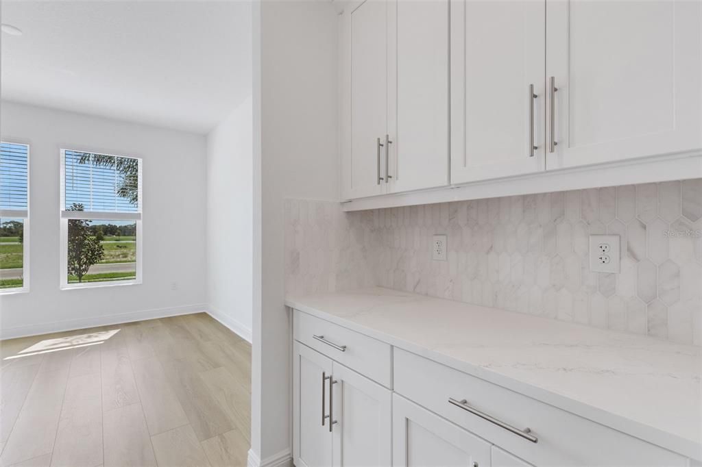 Active With Contract: $749,999 (5 beds, 4 baths, 3317 Square Feet)