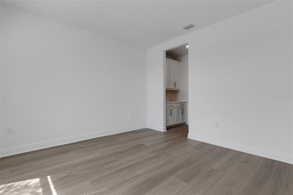 Active With Contract: $749,999 (5 beds, 4 baths, 3317 Square Feet)