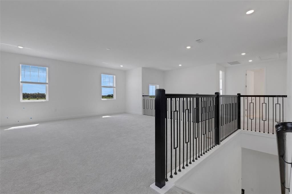 Active With Contract: $749,999 (5 beds, 4 baths, 3317 Square Feet)