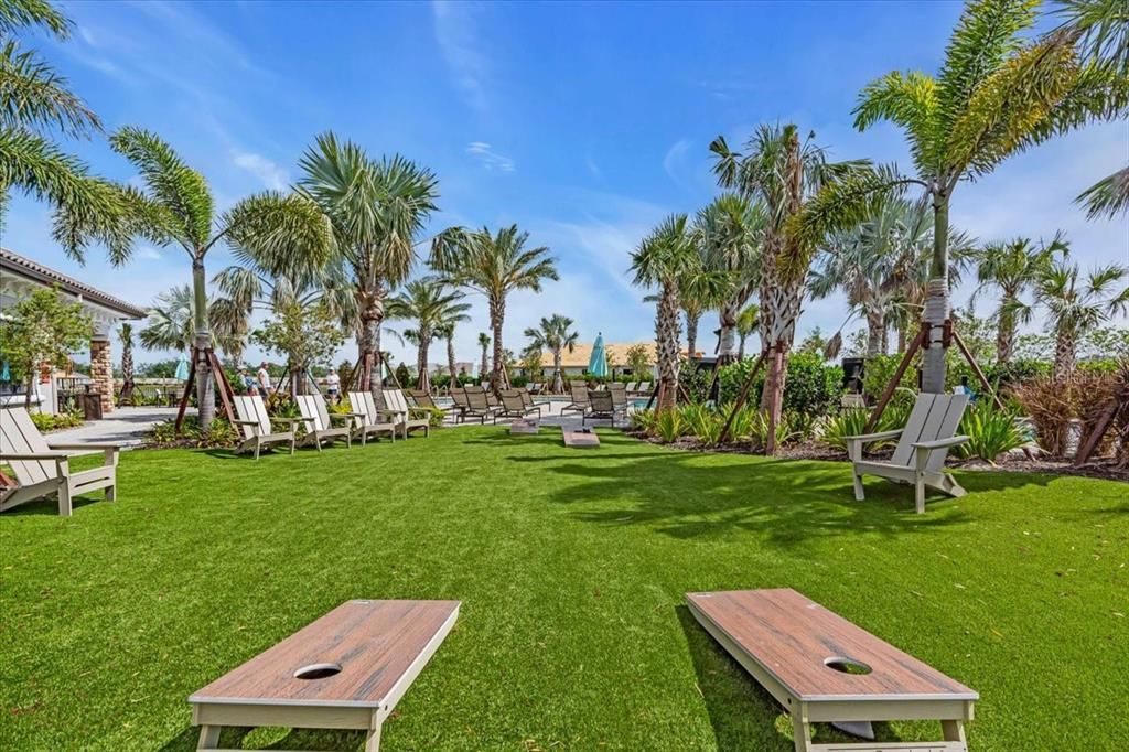 合同活跃: $695,000 (3 贝兹, 3 浴室, 2323 平方英尺)