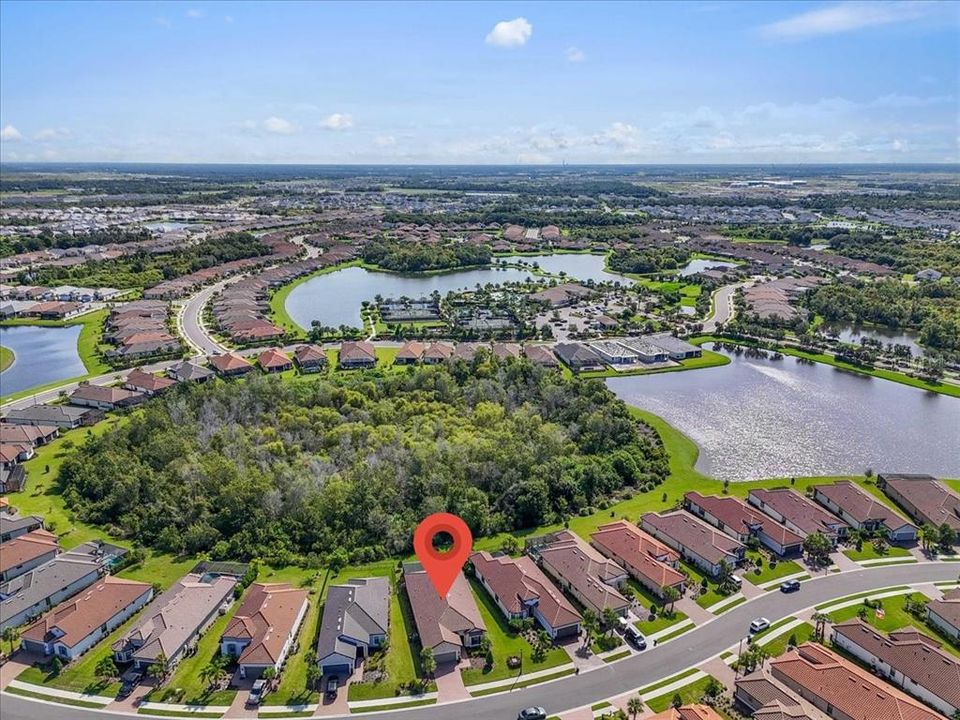 合同活跃: $695,000 (3 贝兹, 3 浴室, 2323 平方英尺)