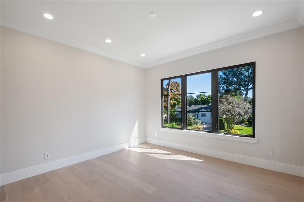 For Sale: $3,895,000 (5 beds, 5 baths, 4520 Square Feet)